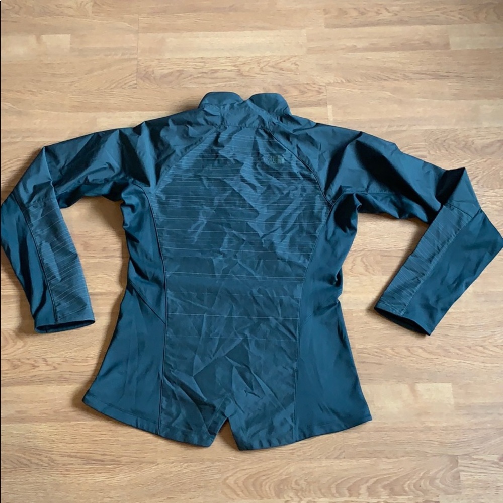NWT The North Face Isotherm Jacket, Green, M - Picture 13 of 15